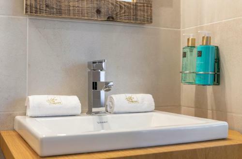 La Villa Des Sources � 500 M�tres Du Circuit