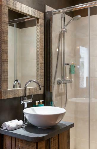 La Villa Des Sources � 500 M�tres Du Circuit