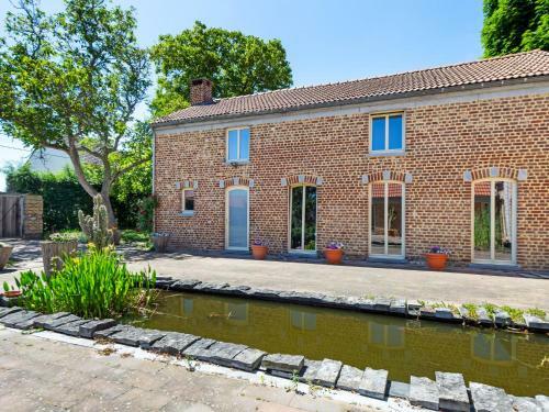 Graceful Holiday Home In Geetbets With Patio