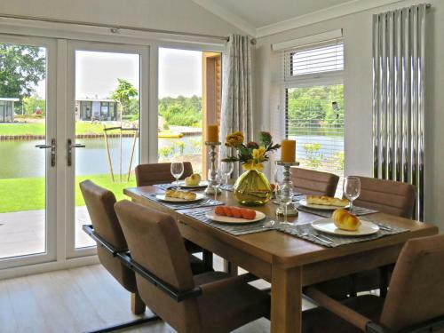 Holiday Home Europarcs Resort Zilverstrand-10