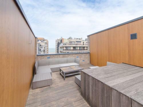 Apartment Rooftop Breeze