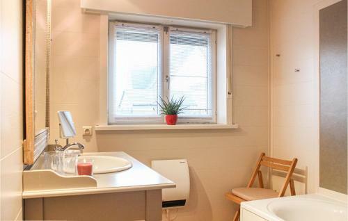 Nice Home In Oostduinkerke W/ Wifi And 3 Bedrooms