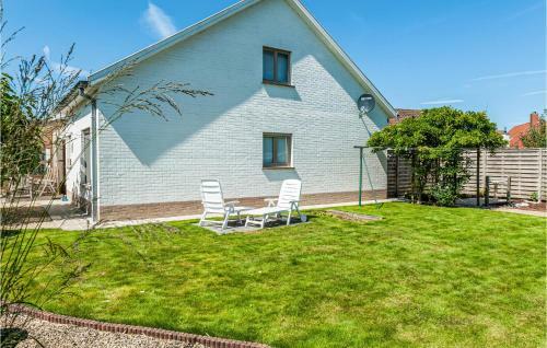 Nice Home In Oostduinkerke W/ Wifi And 3 Bedrooms