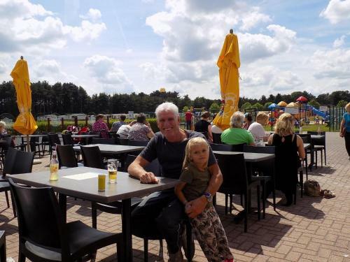 Neat Chalet With Microwave, Antwerp At 39 Km