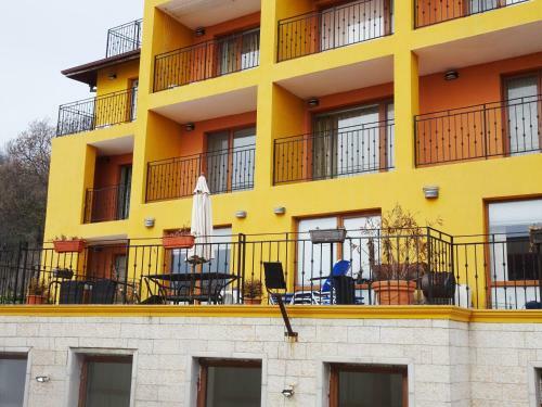 Supreme Apartments