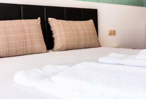 Hostal Guest House Theona