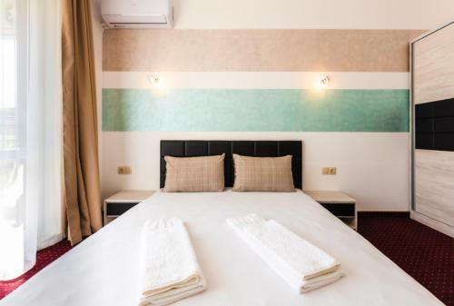 Hostal Guest House Theona