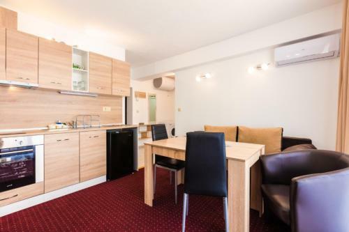 Hostal Guest House Theona