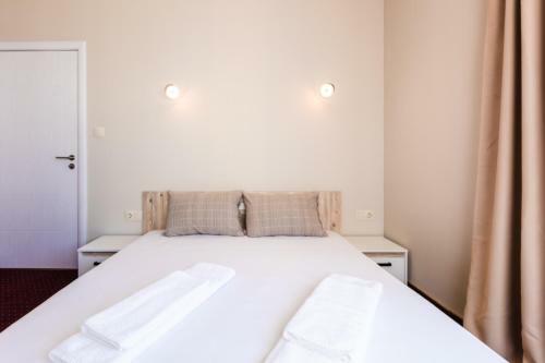 Hostal Guest House Theona