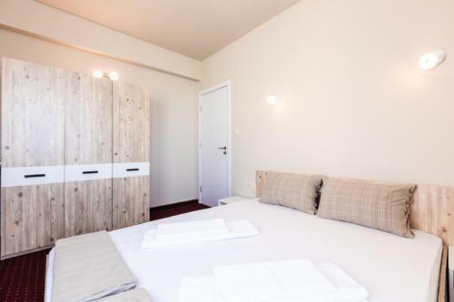Hostal Guest House Theona