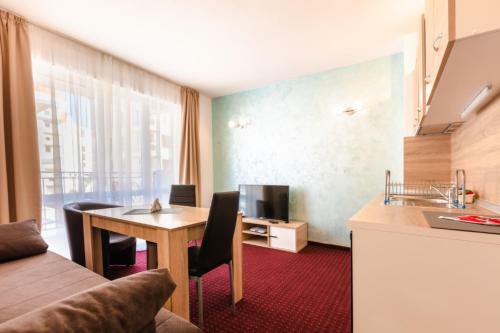 Hostal Guest House Theona
