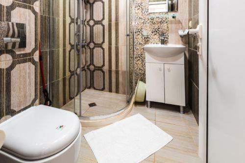 Hostal Guest House Theona
