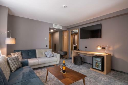 The Five Elements Hotel