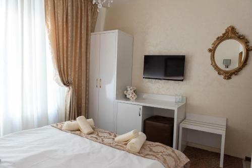 Antiques & Gold Boutique Hotel