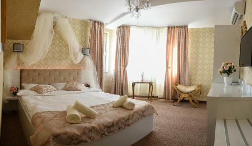 Antiques & Gold Boutique Hotel