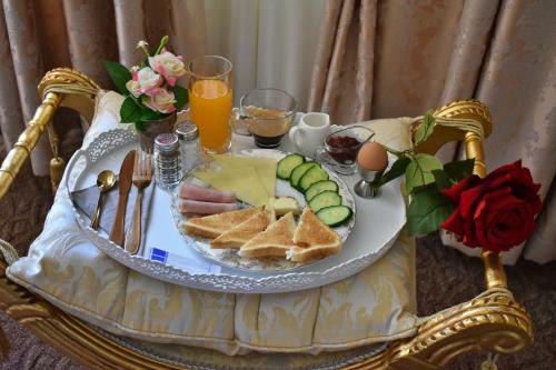 Antiques & Gold Boutique Hotel