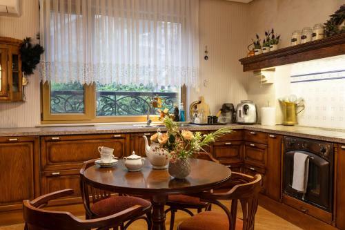 Hostal Chamurkov City House & Garden