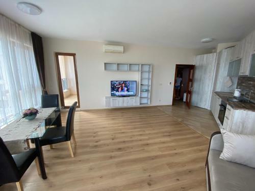 Elegantz Apartments 1