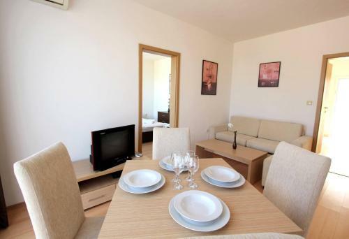 Charming 1 Bedroom Apartment