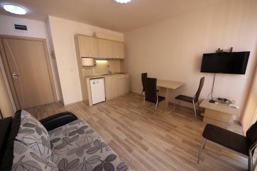 Hotel Menada Lux - Tarsis