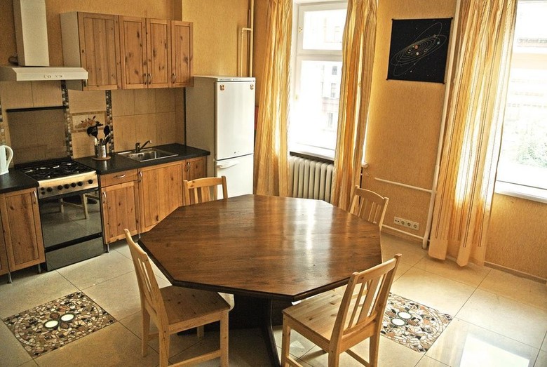 Noviy Arbat Hotel