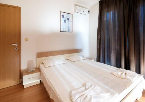 Seaside 2 Bedroom Apartment With Balcony For 41 Pax