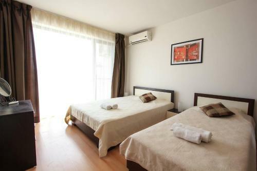 Seaside 2 Bedroom Apartment With Balcony For 41 Pax
