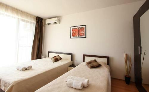 Seaside 2 Bedroom Apartment With Balcony For 41 Pax