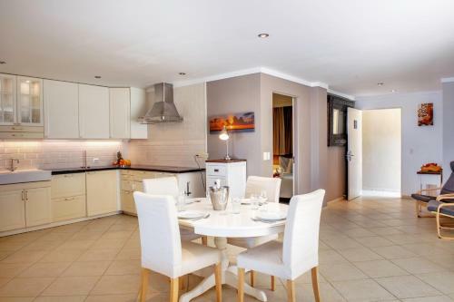 Apartamento Oceanfront Grouper At Den Laman