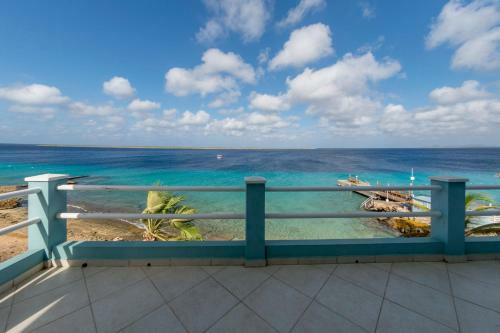 Oceanfront Apartment Dolphin At Den Laman