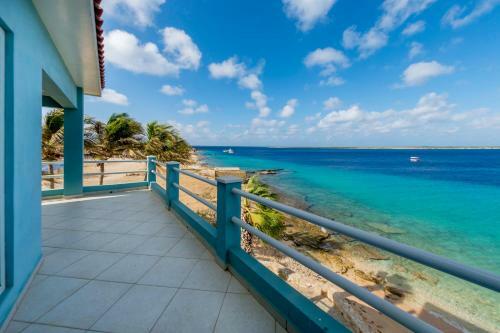 Oceanfront Apartment Dolphin At Den Laman
