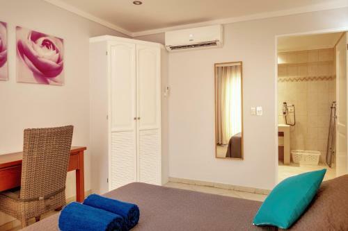 Oceanfront Apartment Dolphin At Den Laman