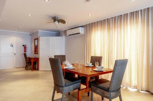 Oceanfront Apartment Dolphin At Den Laman