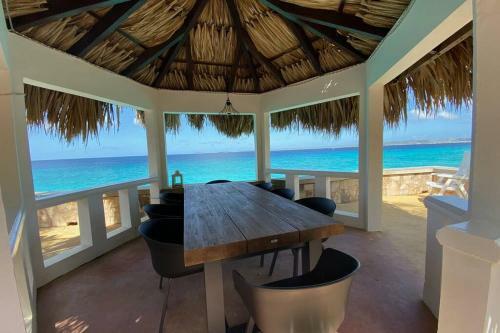 Oceanfront Holiday Villa - Pelican's Nest Bonaire