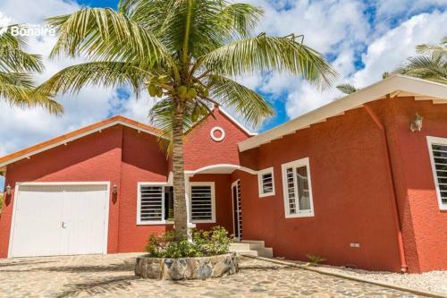 Oceanfront Holiday Villa - Pelican's Nest Bonaire