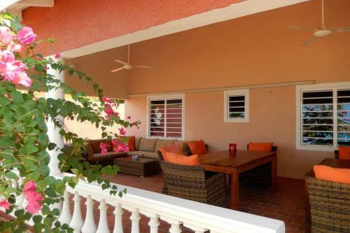 Oceanfront Holiday Villa - Pelican's Nest Bonaire