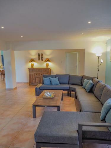 Oceanfront Holiday Villa - Pelican's Nest Bonaire