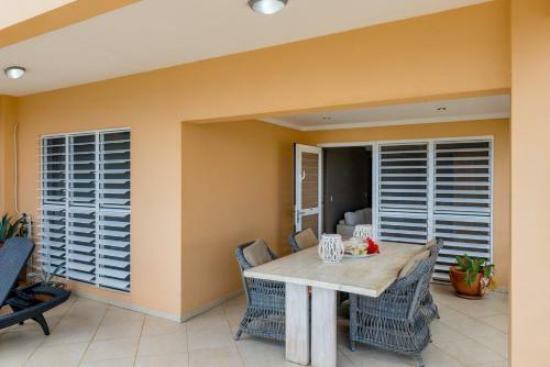 Apartamento Oceanfront Grouper At Den Laman