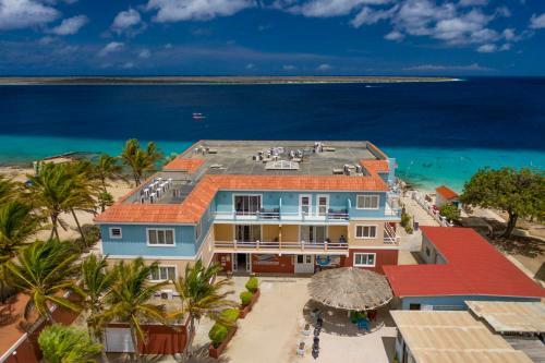 Oceanfront Deluxe Apartment Blue Marlin At Den Laman