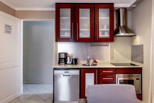 Ocean View Apartment Flounder At Den Laman