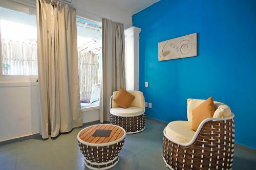 Hostal Sofia's On The Beach