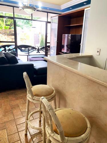 Sobrado Com Wifi, Piscina E Churrasq Em Riviera