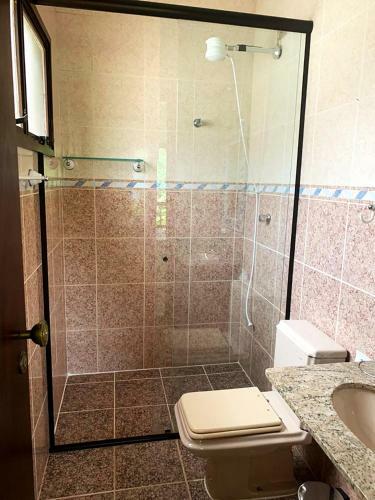 Sobrado Com Wifi, Piscina E Churrasq Em Riviera