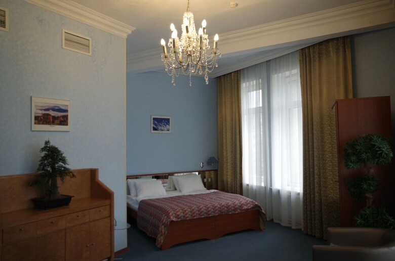 Warsaw Hotel