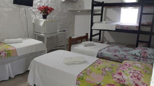 Hostal Tropical Hostel Pousada