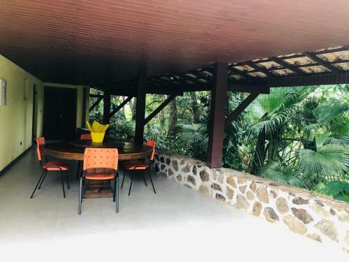 Hostal Su�tes Vista Pro Mar Ilhabela
