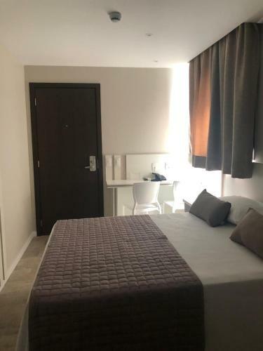 Jandira Premi�r Hotel
