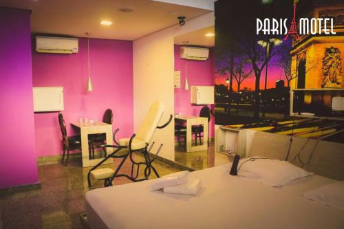 Paris Motel
