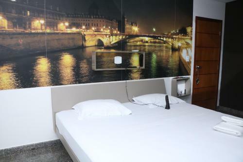 Paris Motel