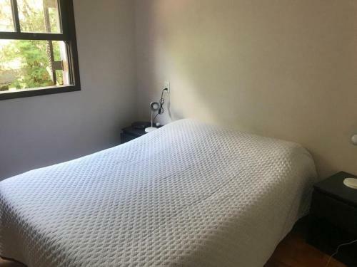 Casa Cercada de Verde No Centro de Monte Alegre Do Sul